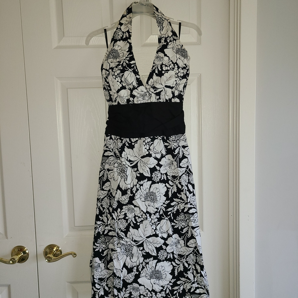 Roulette Black and White Floral Backless Dress